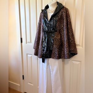 Ladies cape, one size fits all, belt can be removed
